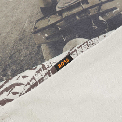 BOSS Te Dunetrace T-Shirt in Light Beige logo