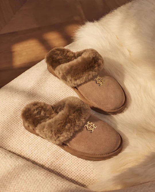 Holland Cooper Classic Shearling Slipper in Mink