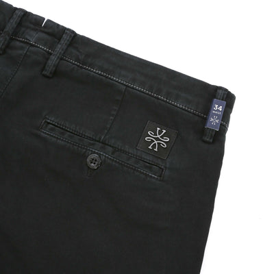 Jacob Cohen Bobby Comf Chino in Black Logo
