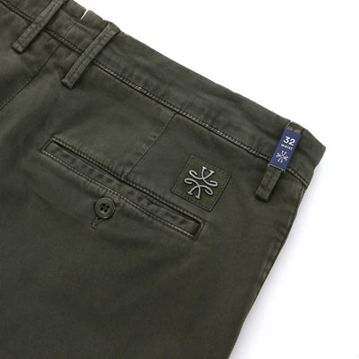 Jacob Cohen Bobby Comf Chino in Khaki Logo