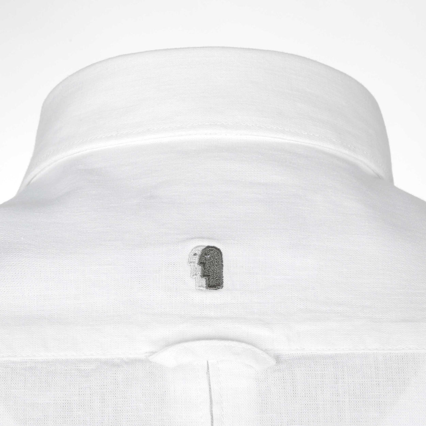 Remus Uomo Linen SS Shirt in White Nape Logo